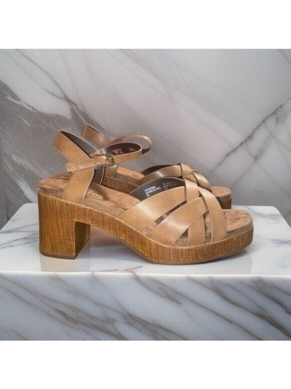 White Mountain Footbeds Platform Women's Sandal Size 9M